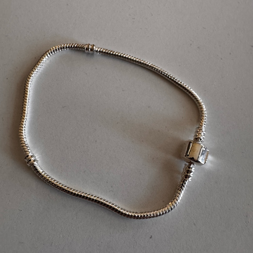 Elegant Silver Bracelet size L